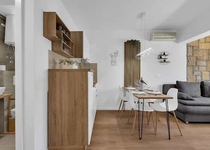 Rafael Apartment Makarska